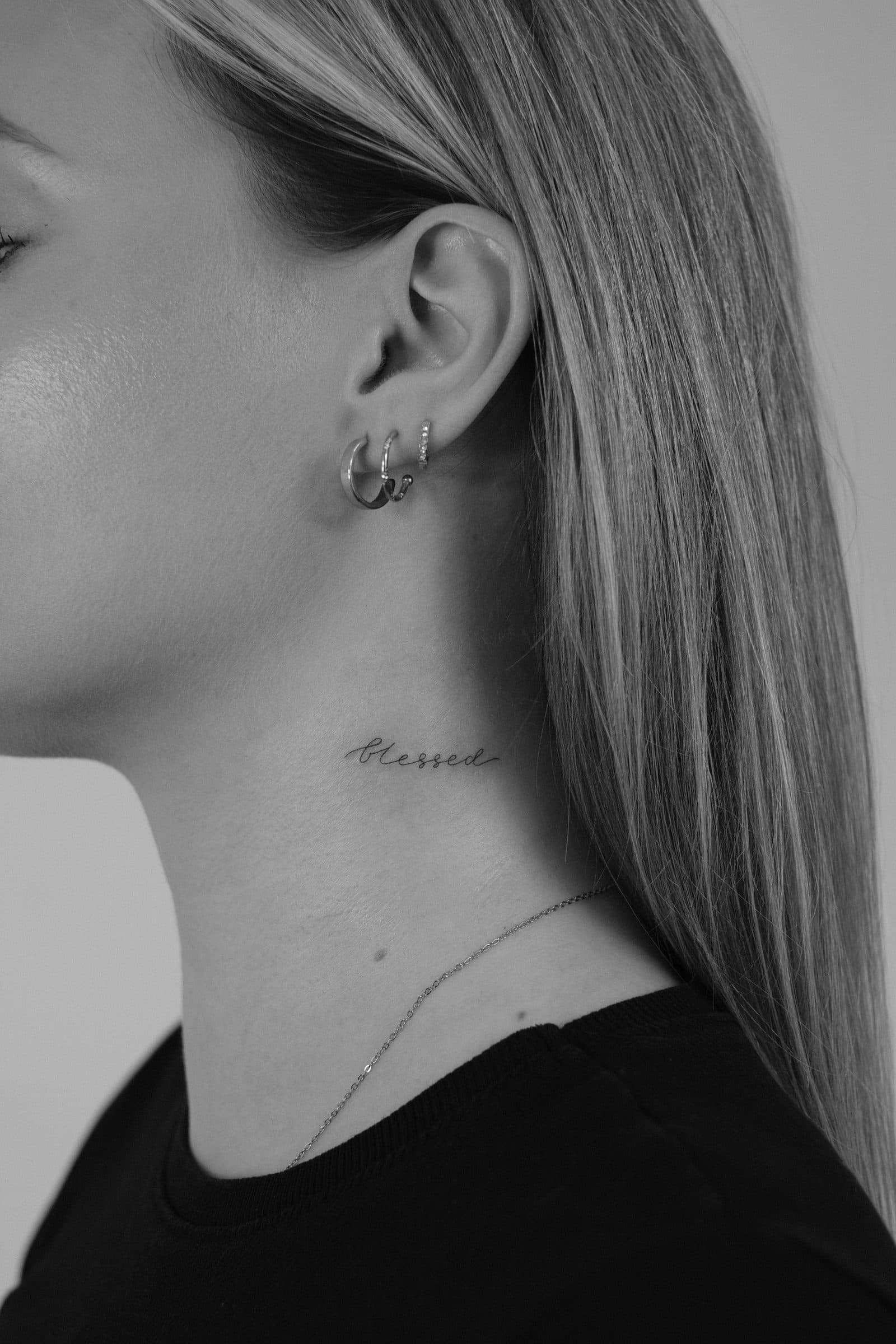 Fineline Tattoo – Blessed – SIJA.INK Zürich