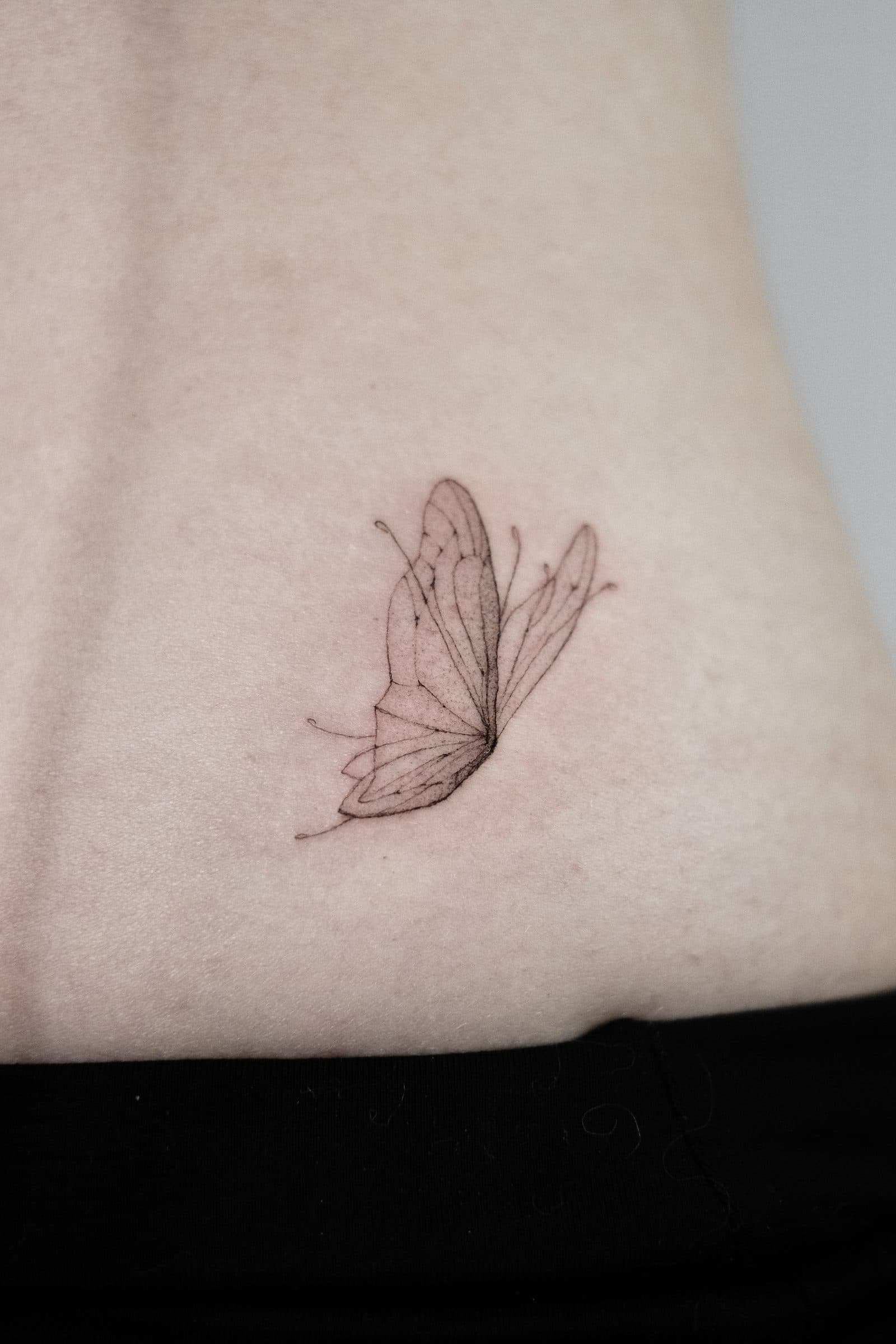 Fineline Tattoo – Schmetterling – SIJA.INK Zürich