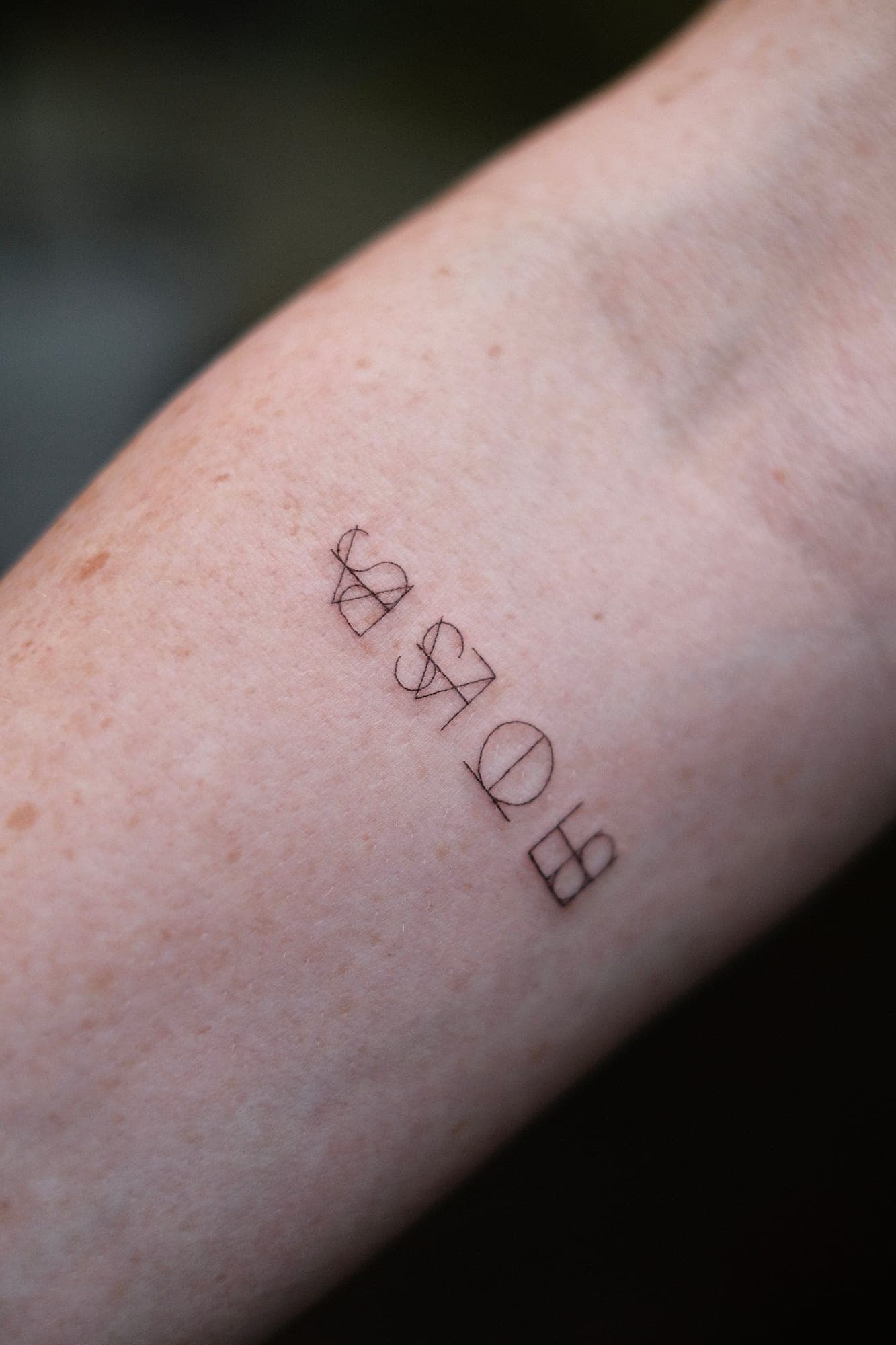 Fineline Tattoo – Initialen – SIJA.INK Zürich