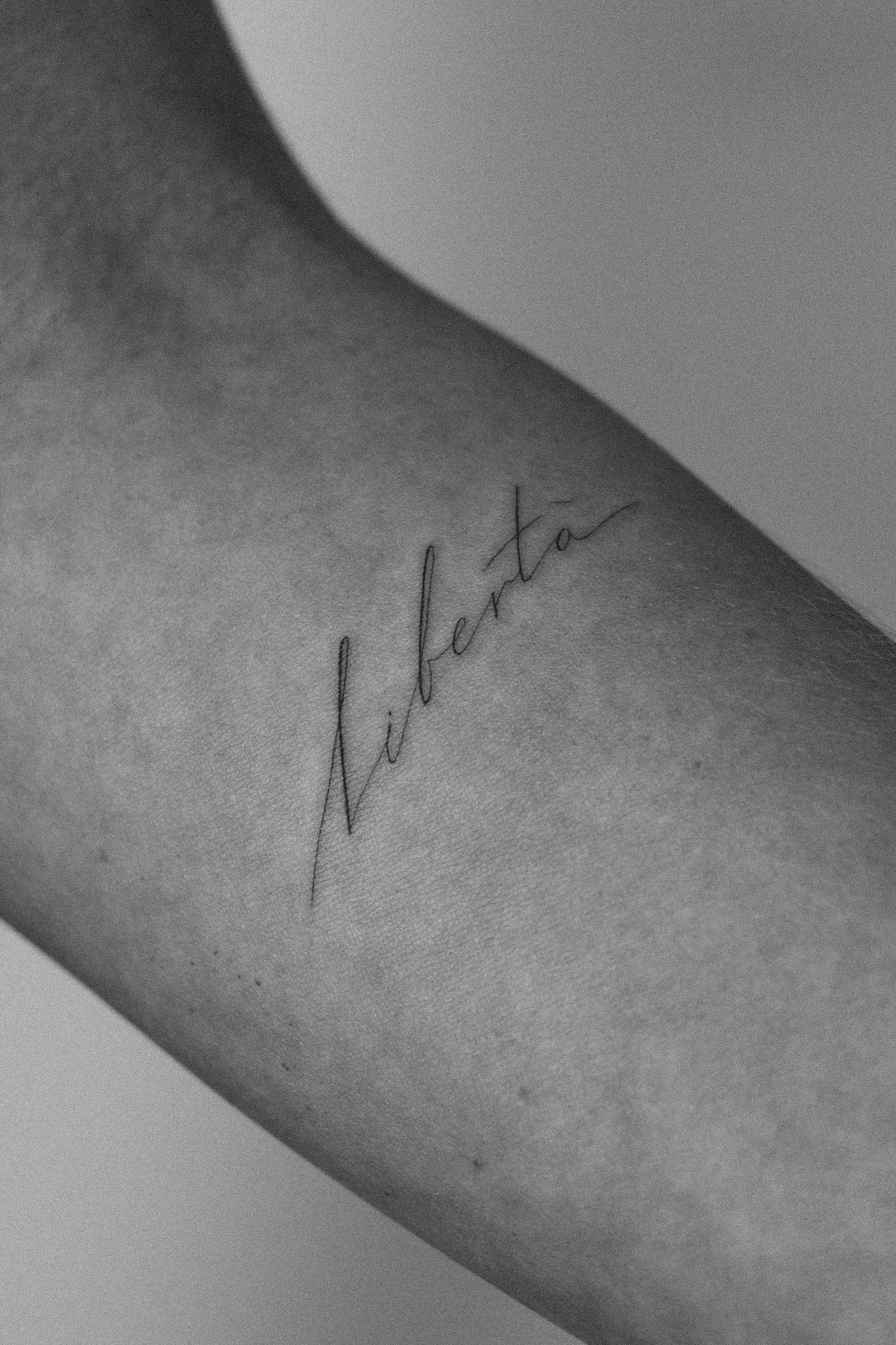 Fineline Tattoo – Name Schriftzug – SIJA.INK Zürich