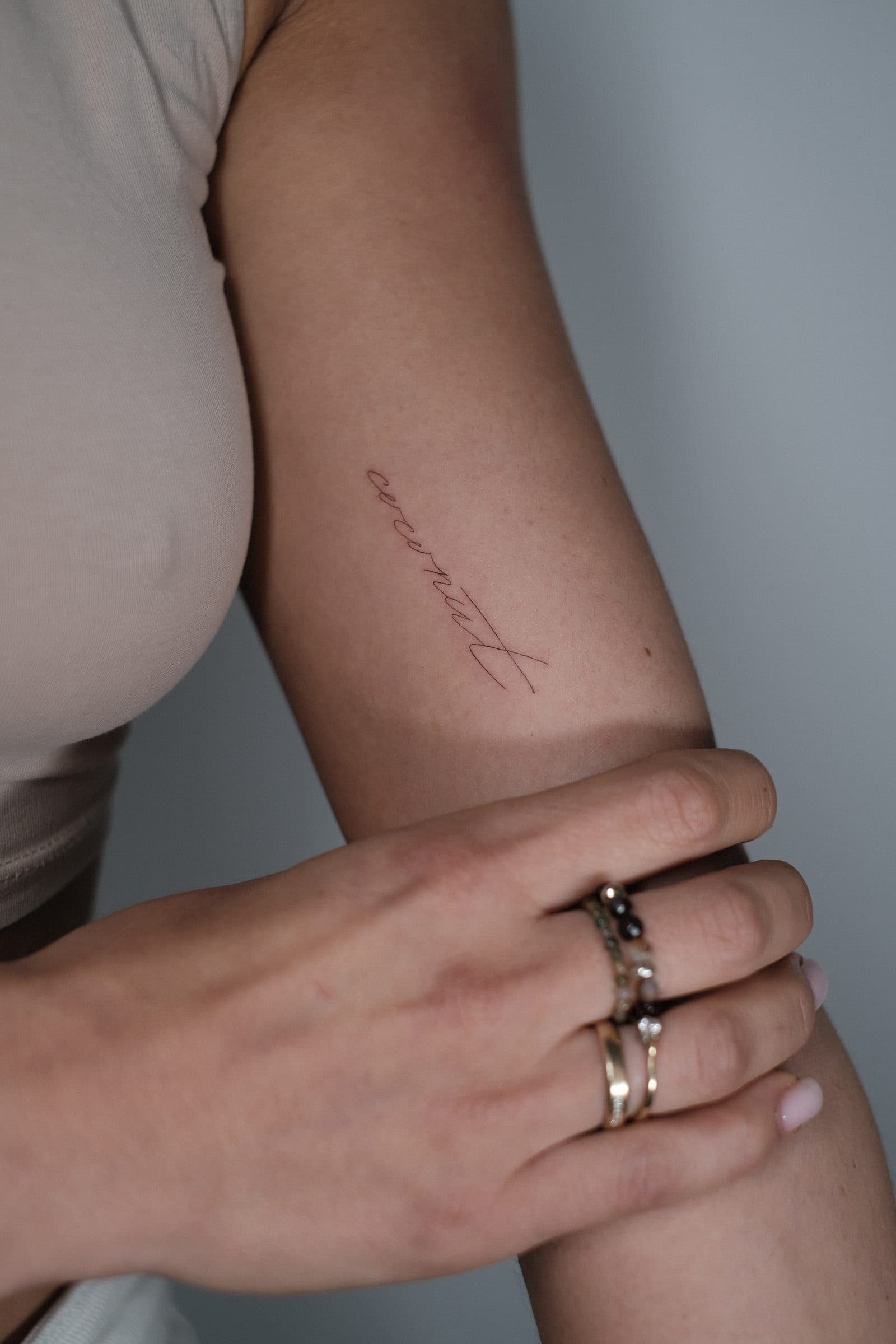 Fineline Tattoo – Schriftzug – SIJA.INK Zürich