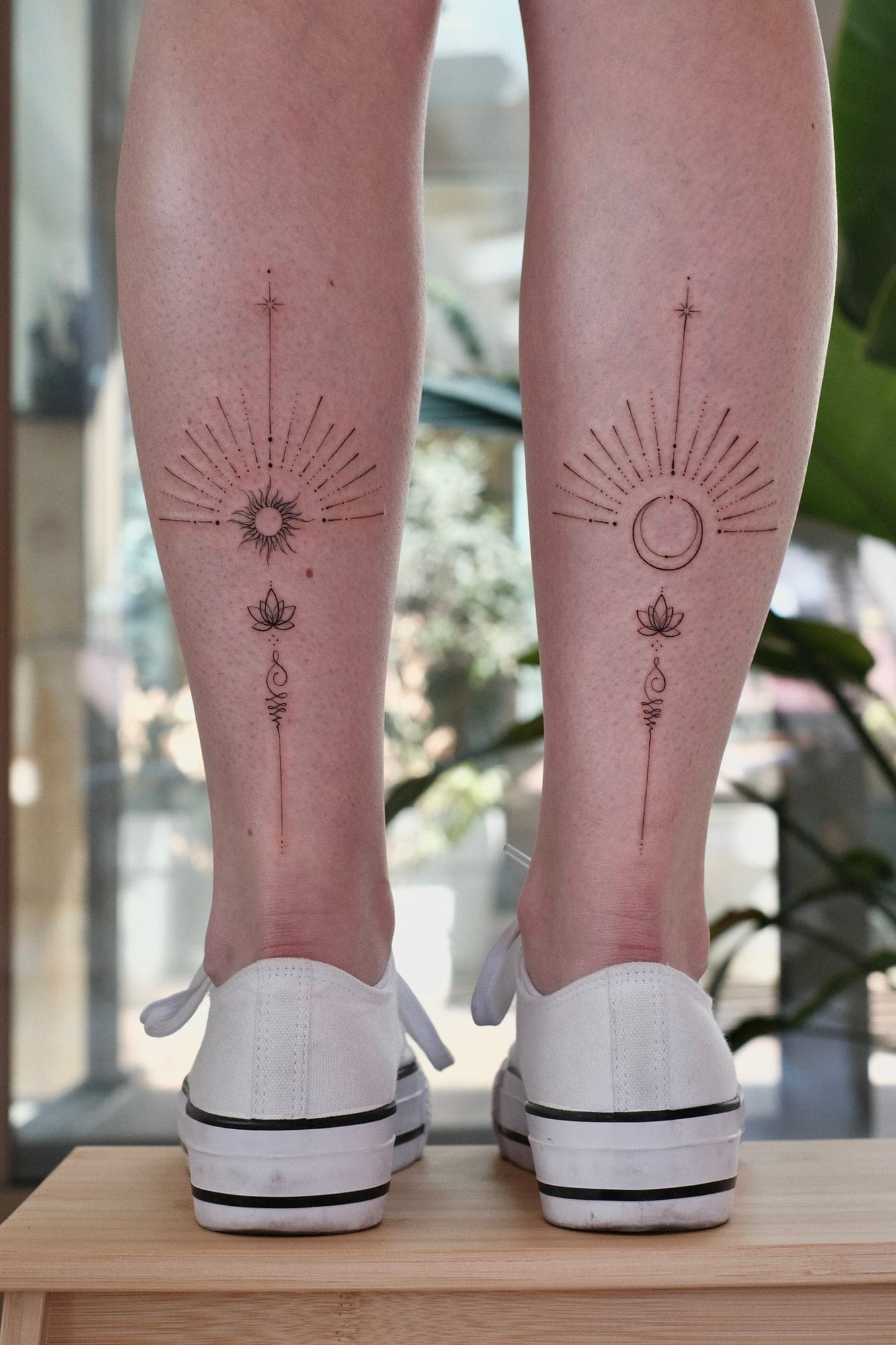 Fineline Tattoo – Sonne & Mond Unalome – SIJA.INK Zürich