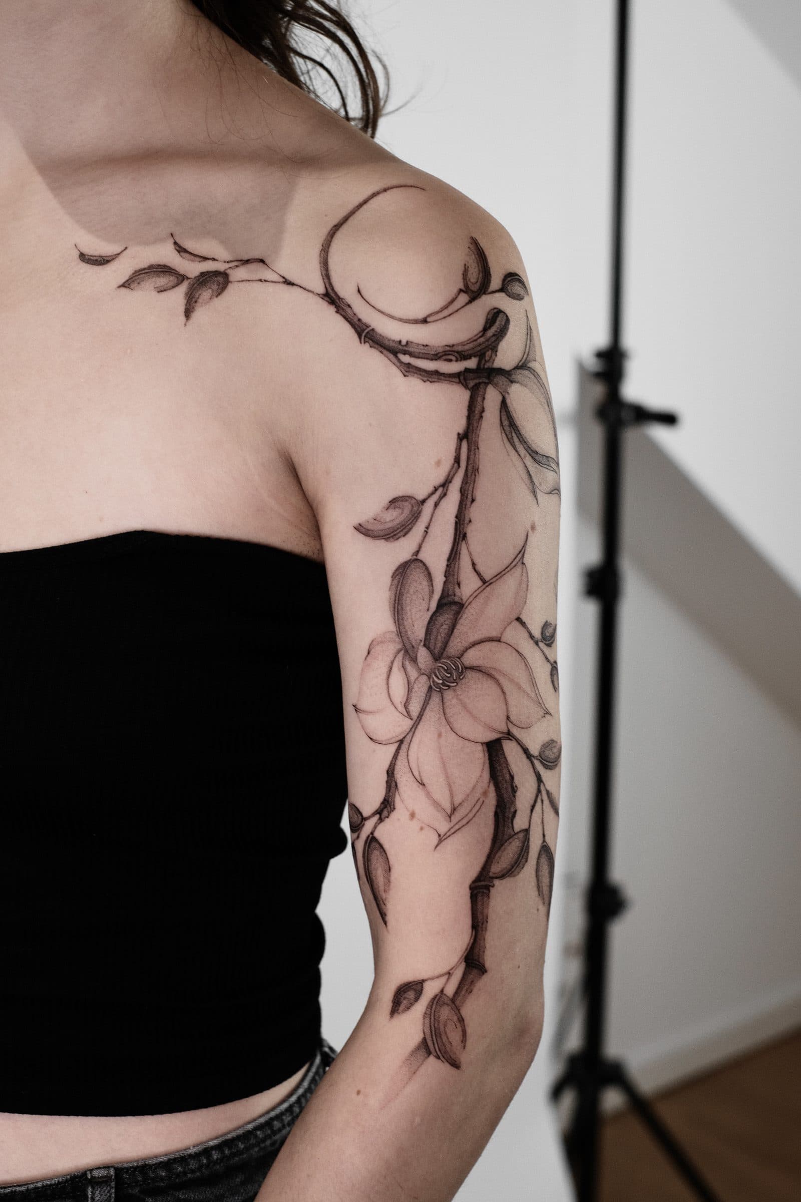Botanisches Tattoo – Magnolie Sleeve – SIJA.INK Zürich