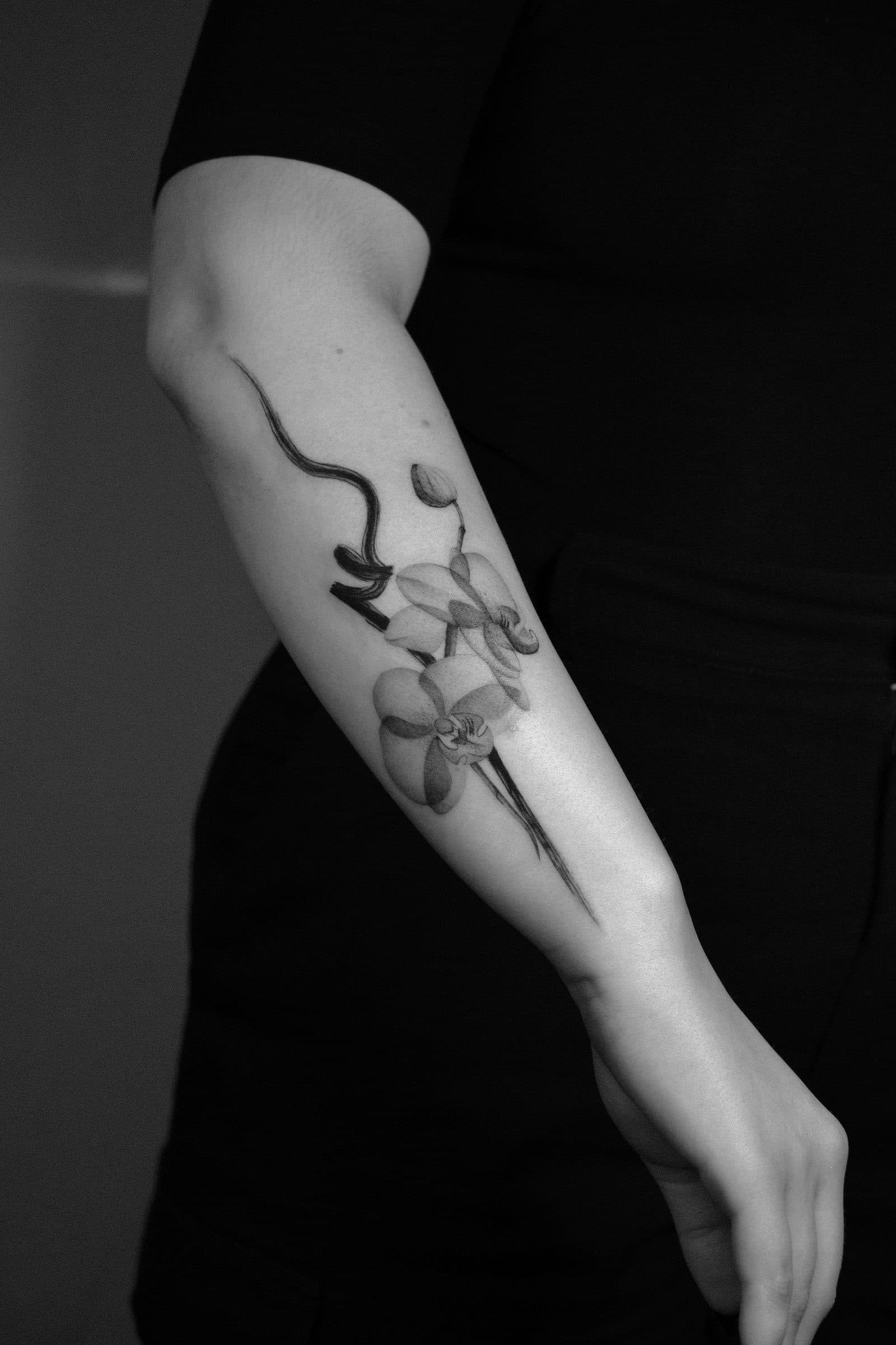 Botanisches Tattoo – Orchidee – SIJA.INK Zürich