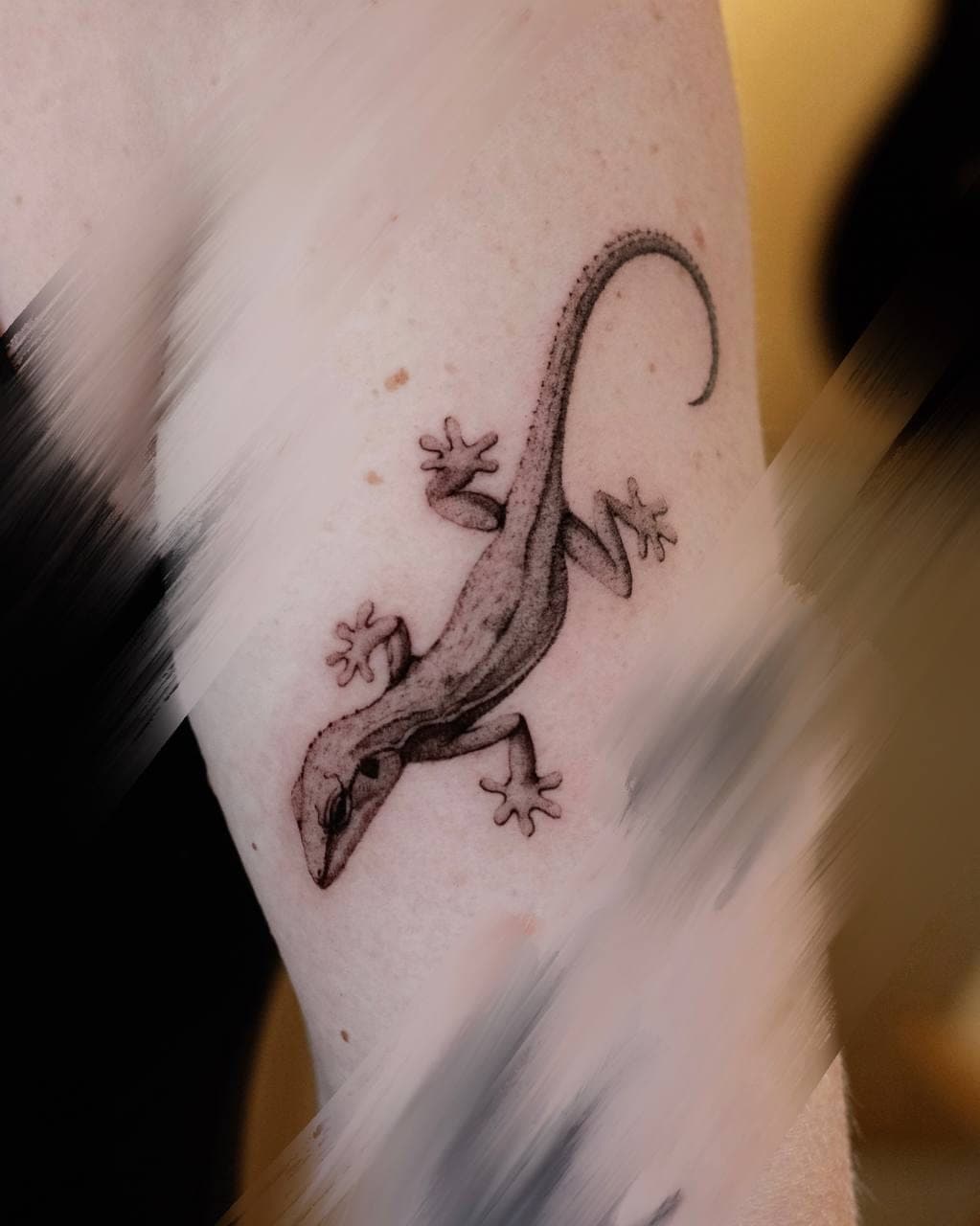 Microrealism Tattoo – Gecko – SIJA.INK Zürich